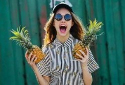 讲解娱乐圈吃瓜的那个美国女博主,幕后真相大曝光