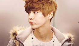 娱乐八卦吃瓜相关图片和素材,揭秘明星幕后故事，吃瓜群众狂欢时刻