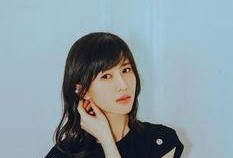 娱乐吃瓜酱娜娜摆摊日记原视频,揭秘网红日常，娱乐吃瓜酱带你体验市井生活